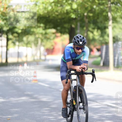 11.08.2024 - GEWOBA Citytriathlon Bremen H.Heesch http://msf.ph/oto/6767908 11.08.2024 10:39:00 Radfahren 20, 31, 45, 91 meine-sportfotos.de