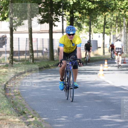 11.08.2024 - GEWOBA Citytriathlon Bremen H.Heesch http://msf.ph/oto/6767914 11.08.2024 10:21:36 Radfahren 27, 29, 42, 69, 77, 78, 99, 110 meine-sportfotos.de
