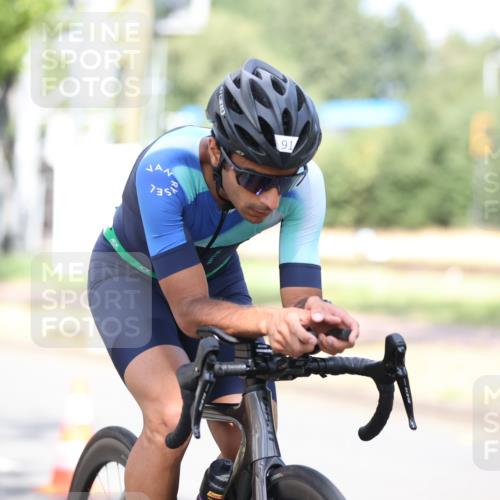 11.08.2024 - GEWOBA Citytriathlon Bremen H.Heesch http://msf.ph/oto/6767919 11.08.2024 10:39:01 Radfahren 20, 31, 45, 91 meine-sportfotos.de