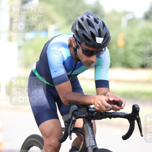 11.08.2024 - GEWOBA Citytriathlon Bremen H.Heesch http://msf.ph/oto/6767921 11.08.2024 10:39:01 Radfahren 20, 31, 45, 91 meine-sportfotos.de