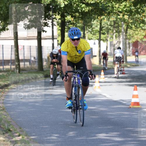 11.08.2024 - GEWOBA Citytriathlon Bremen H.Heesch http://msf.ph/oto/6767922 11.08.2024 10:21:37 Radfahren 27, 29, 42, 69, 77, 78, 106, 110 meine-sportfotos.de