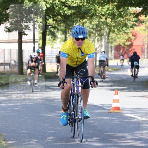 11.08.2024 - GEWOBA Citytriathlon Bremen H.Heesch http://msf.ph/oto/6767930 11.08.2024 10:21:37 Radfahren 27, 29, 42, 69, 77, 78, 106, 110 meine-sportfotos.de