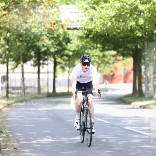 11.08.2024 - GEWOBA Citytriathlon Bremen H.Heesch http://msf.ph/oto/6767931 11.08.2024 10:39:11 Radfahren 20, 91, 92 meine-sportfotos.de