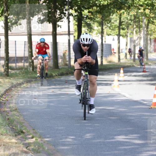 11.08.2024 - GEWOBA Citytriathlon Bremen H.Heesch http://msf.ph/oto/6767937 11.08.2024 10:21:39 Radfahren 27, 29, 42, 69, 77, 78, 106, 110 meine-sportfotos.de