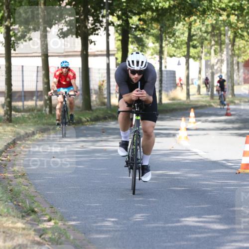 11.08.2024 - GEWOBA Citytriathlon Bremen H.Heesch http://msf.ph/oto/6767939 11.08.2024 10:21:39 Radfahren 27, 29, 42, 69, 77, 78, 106, 110 meine-sportfotos.de
