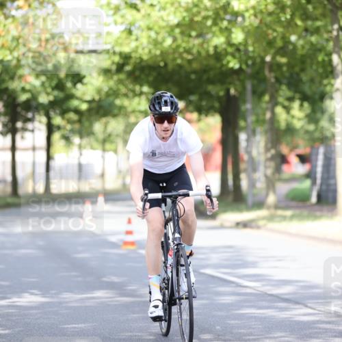11.08.2024 - GEWOBA Citytriathlon Bremen H.Heesch http://msf.ph/oto/6767941 11.08.2024 10:39:11 Radfahren 20, 91, 92 meine-sportfotos.de