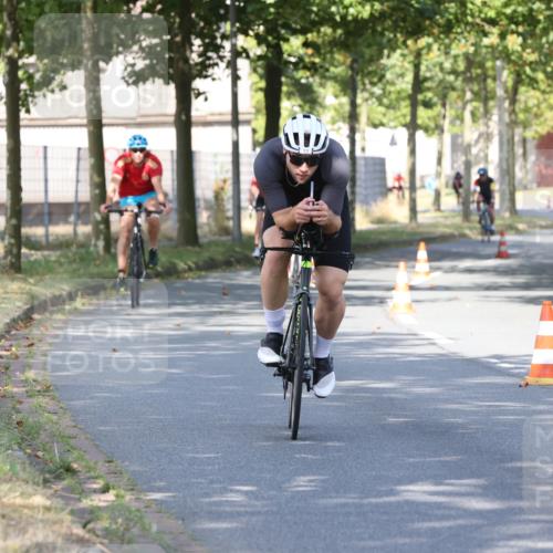 11.08.2024 - GEWOBA Citytriathlon Bremen H.Heesch http://msf.ph/oto/6767945 11.08.2024 10:21:39 Radfahren 27, 29, 42, 69, 77, 78, 106, 110 meine-sportfotos.de