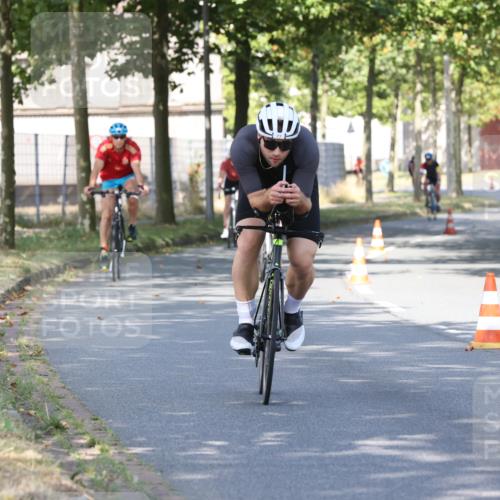 11.08.2024 - GEWOBA Citytriathlon Bremen H.Heesch http://msf.ph/oto/6767947 11.08.2024 10:21:39 Radfahren 27, 29, 42, 69, 77, 78, 106, 110 meine-sportfotos.de