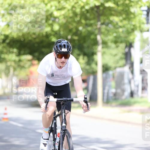 11.08.2024 - GEWOBA Citytriathlon Bremen H.Heesch http://msf.ph/oto/6767951 11.08.2024 10:39:12 Radfahren 20, 91, 92 meine-sportfotos.de