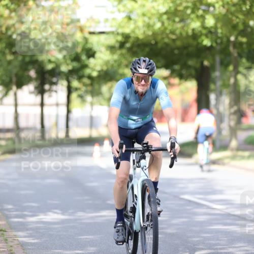 11.08.2024 - GEWOBA Citytriathlon Bremen H.Heesch http://msf.ph/oto/6767965 11.08.2024 10:39:24 Radfahren 78, 92 meine-sportfotos.de