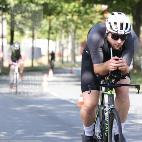11.08.2024 - GEWOBA Citytriathlon Bremen H.Heesch http://msf.ph/oto/6767972 11.08.2024 10:21:40 Radfahren 27, 29, 42, 69, 77, 78, 106, 110 meine-sportfotos.de
