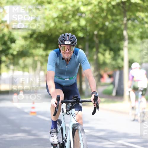 11.08.2024 - GEWOBA Citytriathlon Bremen H.Heesch http://msf.ph/oto/6767973 11.08.2024 10:39:24 Radfahren 78, 92 meine-sportfotos.de
