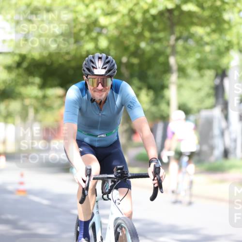 11.08.2024 - GEWOBA Citytriathlon Bremen H.Heesch http://msf.ph/oto/6767975 11.08.2024 10:39:24 Radfahren 78, 92 meine-sportfotos.de