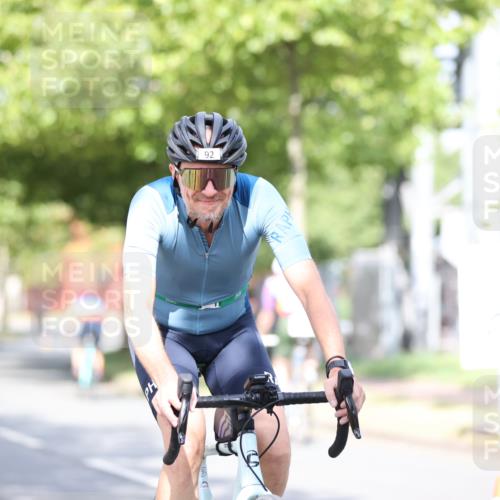 11.08.2024 - GEWOBA Citytriathlon Bremen H.Heesch http://msf.ph/oto/6767978 11.08.2024 10:39:24 Radfahren 78, 92 meine-sportfotos.de