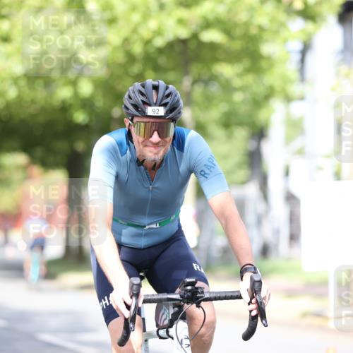 11.08.2024 - GEWOBA Citytriathlon Bremen H.Heesch http://msf.ph/oto/6767979 11.08.2024 10:39:24 Radfahren 78, 92 meine-sportfotos.de
