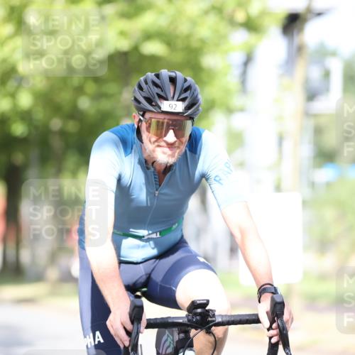 11.08.2024 - GEWOBA Citytriathlon Bremen H.Heesch http://msf.ph/oto/6767982 11.08.2024 10:39:24 Radfahren 78, 92 meine-sportfotos.de