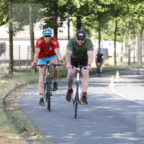 11.08.2024 - GEWOBA Citytriathlon Bremen H.Heesch http://msf.ph/oto/6767985 11.08.2024 10:21:41 Radfahren 27, 29, 42, 69, 77, 78, 106, 110 meine-sportfotos.de