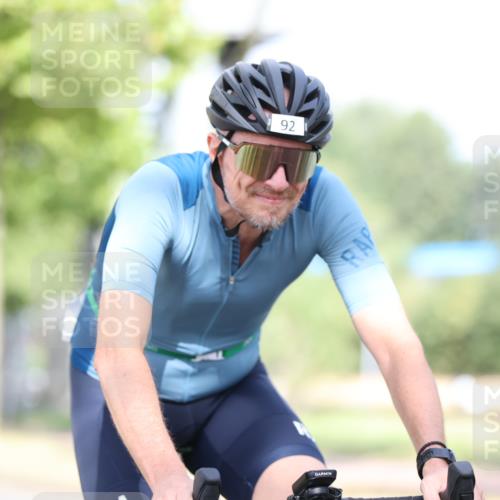 11.08.2024 - GEWOBA Citytriathlon Bremen H.Heesch http://msf.ph/oto/6767986 11.08.2024 10:39:24 Radfahren 78, 92 meine-sportfotos.de