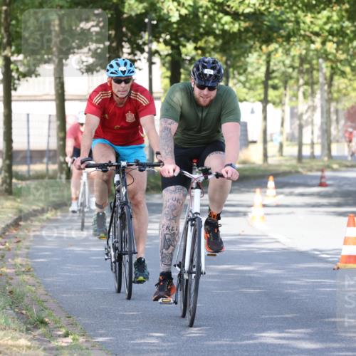 11.08.2024 - GEWOBA Citytriathlon Bremen H.Heesch http://msf.ph/oto/6767992 11.08.2024 10:21:42 Radfahren 27, 29, 42, 69, 77, 78, 106, 110 meine-sportfotos.de