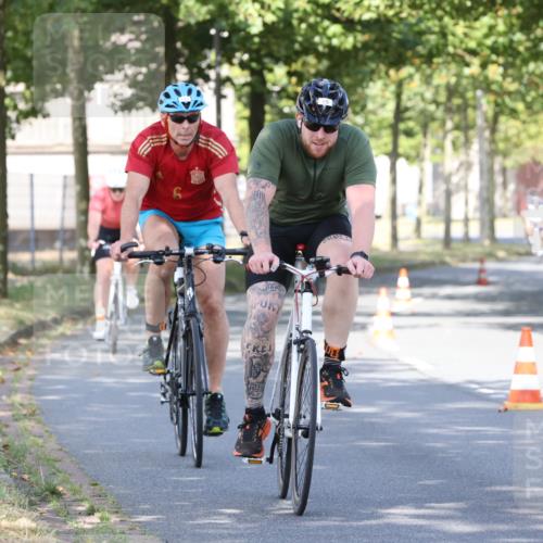 11.08.2024 - GEWOBA Citytriathlon Bremen H.Heesch http://msf.ph/oto/6768000 11.08.2024 10:21:42 Radfahren 27, 29, 42, 69, 77, 78, 106, 110 meine-sportfotos.de