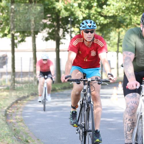 11.08.2024 - GEWOBA Citytriathlon Bremen H.Heesch http://msf.ph/oto/6768003 11.08.2024 10:21:43 Radfahren 27, 29, 42, 69, 77, 98, 106, 109, 110 meine-sportfotos.de