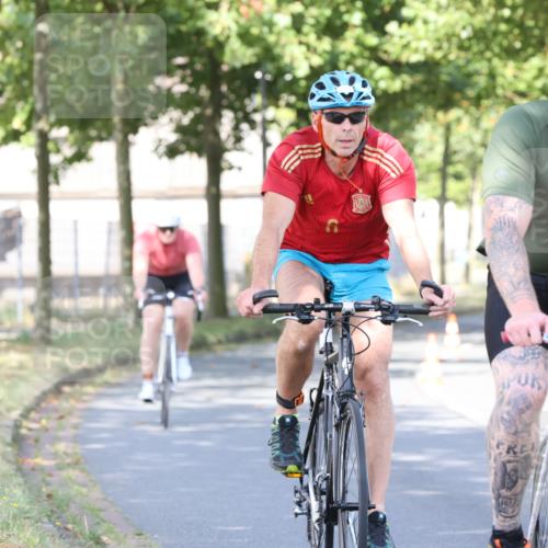 11.08.2024 - GEWOBA Citytriathlon Bremen H.Heesch http://msf.ph/oto/6768008 11.08.2024 10:21:43 Radfahren 27, 29, 42, 69, 77, 98, 106, 109, 110 meine-sportfotos.de