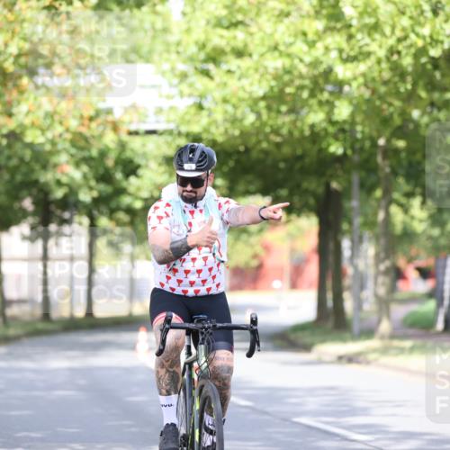 11.08.2024 - GEWOBA Citytriathlon Bremen H.Heesch http://msf.ph/oto/6768011 11.08.2024 10:39:38 Radfahren 78, 99 meine-sportfotos.de