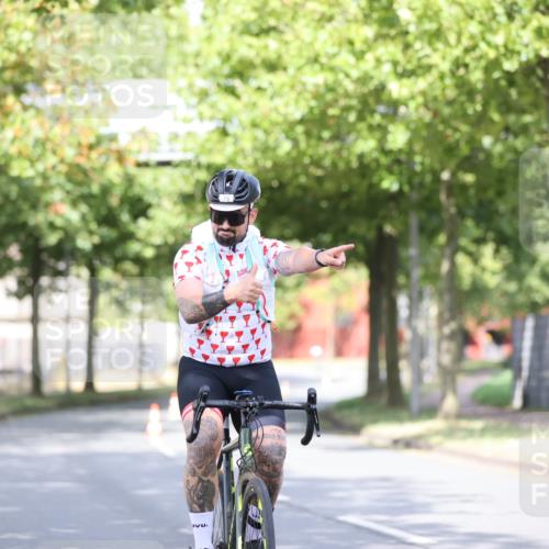 11.08.2024 - GEWOBA Citytriathlon Bremen H.Heesch http://msf.ph/oto/6768012 11.08.2024 10:39:38 Radfahren 78, 99 meine-sportfotos.de