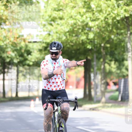 11.08.2024 - GEWOBA Citytriathlon Bremen H.Heesch http://msf.ph/oto/6768013 11.08.2024 10:39:38 Radfahren 78, 99 meine-sportfotos.de