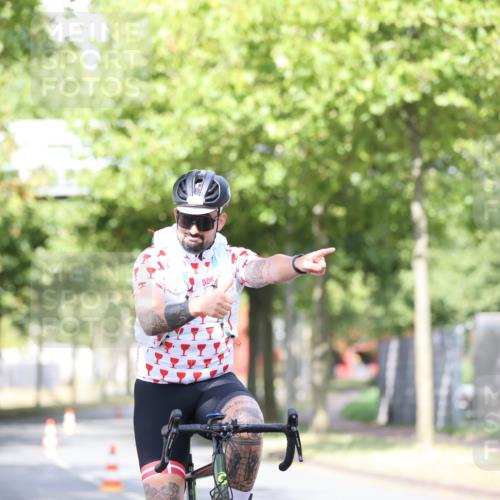 11.08.2024 - GEWOBA Citytriathlon Bremen H.Heesch http://msf.ph/oto/6768018 11.08.2024 10:39:39 Radfahren 78, 99 meine-sportfotos.de