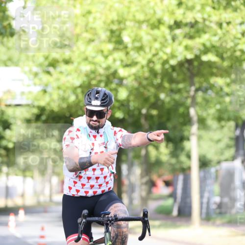 11.08.2024 - GEWOBA Citytriathlon Bremen H.Heesch http://msf.ph/oto/6768019 11.08.2024 10:39:39 Radfahren 78, 99 meine-sportfotos.de