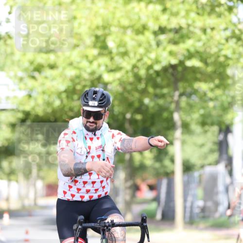 11.08.2024 - GEWOBA Citytriathlon Bremen H.Heesch http://msf.ph/oto/6768020 11.08.2024 10:39:39 Radfahren 78, 99 meine-sportfotos.de