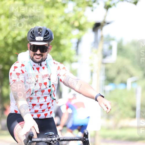 11.08.2024 - GEWOBA Citytriathlon Bremen H.Heesch http://msf.ph/oto/6768028 11.08.2024 10:39:39 Radfahren 78, 99 meine-sportfotos.de