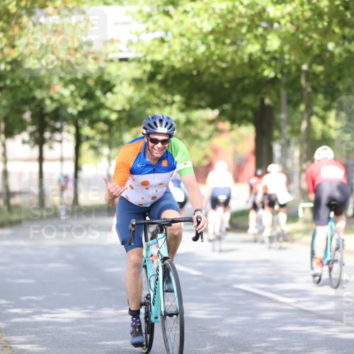 11.08.2024 - GEWOBA Citytriathlon Bremen H.Heesch http://msf.ph/oto/6768041 11.08.2024 10:40:08 Radfahren 33, 87 meine-sportfotos.de