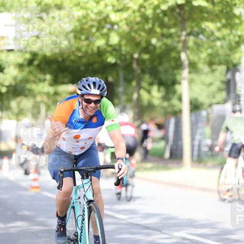11.08.2024 - GEWOBA Citytriathlon Bremen H.Heesch http://msf.ph/oto/6768048 11.08.2024 10:40:09 Radfahren 33, 87 meine-sportfotos.de