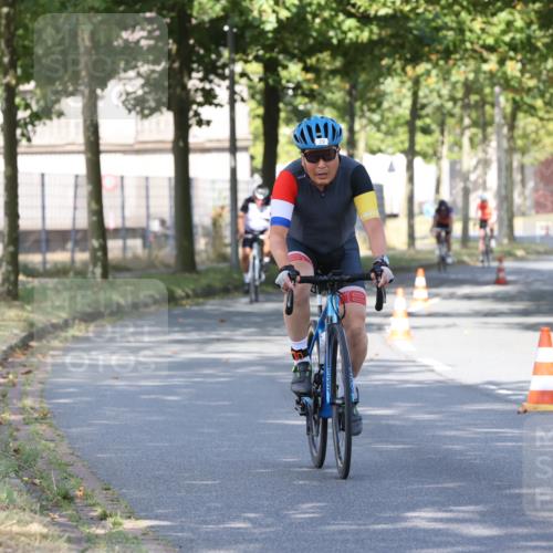 11.08.2024 - GEWOBA Citytriathlon Bremen H.Heesch http://msf.ph/oto/6768052 11.08.2024 10:21:47 Radfahren 27, 29, 42, 69, 77, 98, 106, 109, 110 meine-sportfotos.de