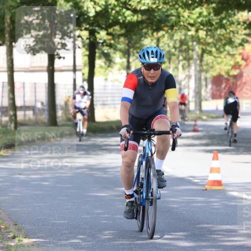 11.08.2024 - GEWOBA Citytriathlon Bremen H.Heesch http://msf.ph/oto/6768053 11.08.2024 10:21:47 Radfahren 27, 29, 42, 69, 77, 98, 106, 109, 110 meine-sportfotos.de