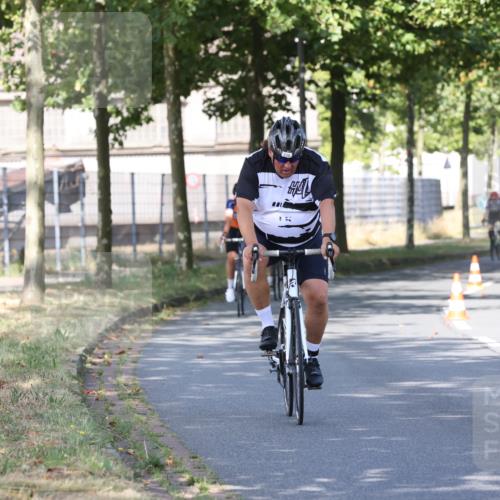 11.08.2024 - GEWOBA Citytriathlon Bremen H.Heesch http://msf.ph/oto/6768059 11.08.2024 10:21:52 Radfahren 29, 42, 64, 69, 77, 98, 106, 109, 110 meine-sportfotos.de