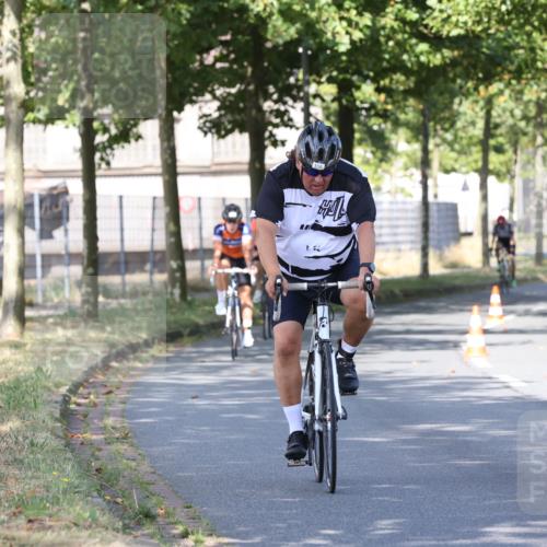 11.08.2024 - GEWOBA Citytriathlon Bremen H.Heesch http://msf.ph/oto/6768060 11.08.2024 10:21:52 Radfahren 29, 42, 64, 69, 77, 98, 106, 109, 110 meine-sportfotos.de