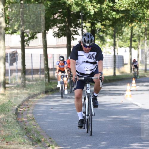 11.08.2024 - GEWOBA Citytriathlon Bremen H.Heesch http://msf.ph/oto/6768061 11.08.2024 10:21:52 Radfahren 29, 42, 64, 69, 77, 98, 106, 109, 110 meine-sportfotos.de