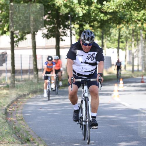 11.08.2024 - GEWOBA Citytriathlon Bremen H.Heesch http://msf.ph/oto/6768063 11.08.2024 10:21:52 Radfahren 29, 42, 64, 69, 77, 98, 106, 109, 110 meine-sportfotos.de