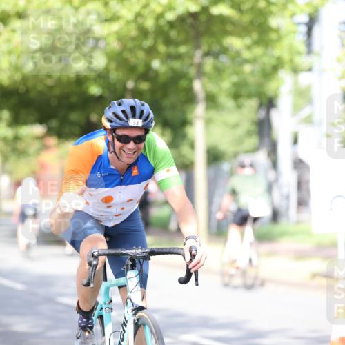 11.08.2024 - GEWOBA Citytriathlon Bremen H.Heesch http://msf.ph/oto/6768068 11.08.2024 10:40:09 Radfahren 33, 87 meine-sportfotos.de