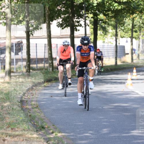 11.08.2024 - GEWOBA Citytriathlon Bremen H.Heesch http://msf.ph/oto/6768069 11.08.2024 10:21:54 Radfahren 29, 42, 64, 69, 77, 98, 106, 109, 110 meine-sportfotos.de