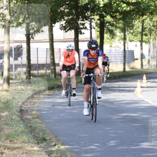 11.08.2024 - GEWOBA Citytriathlon Bremen H.Heesch http://msf.ph/oto/6768070 11.08.2024 10:21:54 Radfahren 29, 42, 64, 69, 77, 98, 106, 109, 110 meine-sportfotos.de