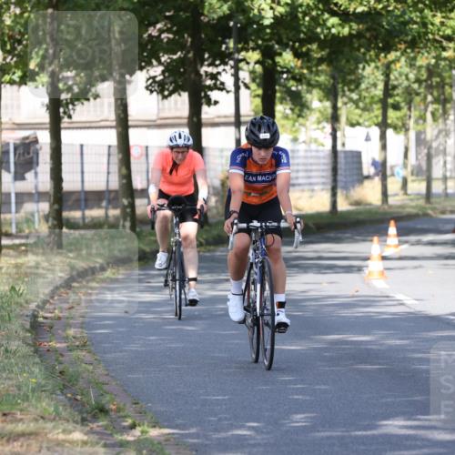 11.08.2024 - GEWOBA Citytriathlon Bremen H.Heesch http://msf.ph/oto/6768073 11.08.2024 10:21:55 Radfahren 29, 42, 64, 69, 77, 98, 106, 109 meine-sportfotos.de