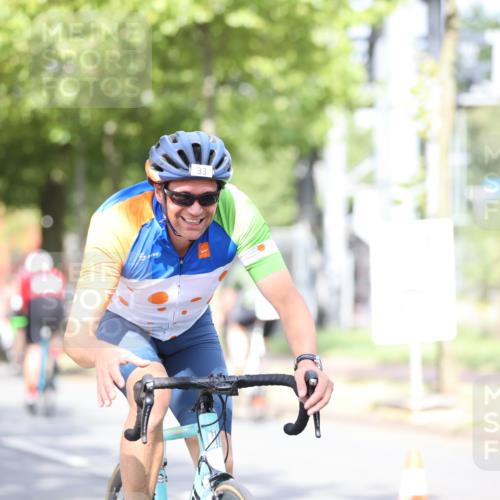 11.08.2024 - GEWOBA Citytriathlon Bremen H.Heesch http://msf.ph/oto/6768076 11.08.2024 10:40:09 Radfahren 33, 87 meine-sportfotos.de