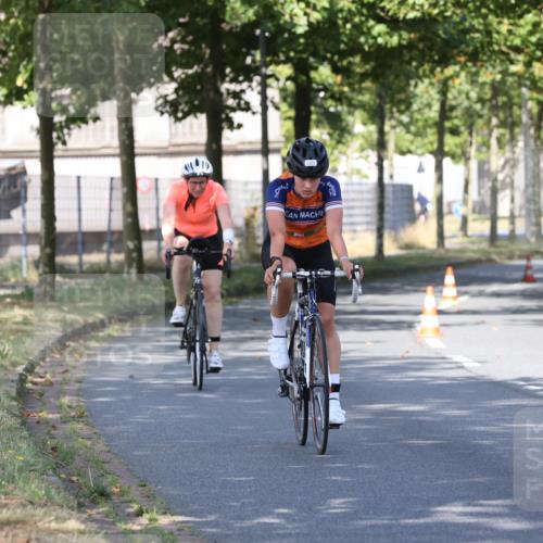 11.08.2024 - GEWOBA Citytriathlon Bremen H.Heesch http://msf.ph/oto/6768077 11.08.2024 10:21:55 Radfahren 29, 42, 64, 69, 77, 98, 106, 109 meine-sportfotos.de