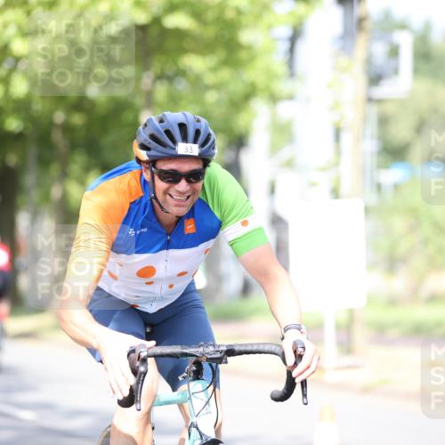 11.08.2024 - GEWOBA Citytriathlon Bremen H.Heesch http://msf.ph/oto/6768078 11.08.2024 10:40:09 Radfahren 33, 87 meine-sportfotos.de