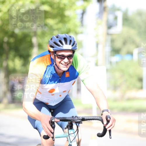 11.08.2024 - GEWOBA Citytriathlon Bremen H.Heesch http://msf.ph/oto/6768081 11.08.2024 10:40:09 Radfahren 33, 87 meine-sportfotos.de