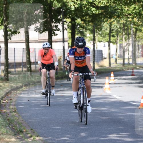 11.08.2024 - GEWOBA Citytriathlon Bremen H.Heesch http://msf.ph/oto/6768087 11.08.2024 10:21:55 Radfahren 29, 42, 64, 69, 77, 98, 106, 109 meine-sportfotos.de